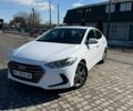 Белый Хендай Элантра, объемом двигателя 2 л и пробегом 148 тыс. км за 12800 $, фото 1 на Automoto.ua