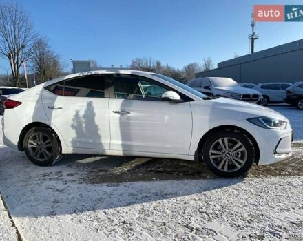 Белый Хендай Элантра, объемом двигателя 1.59 л и пробегом 22 тыс. км за 15500 $, фото 3 на Automoto.ua