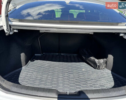 Білий Хендай Елантра, об'ємом двигуна 1.59 л та пробігом 270 тис. км за 12500 $, фото 11 на Automoto.ua