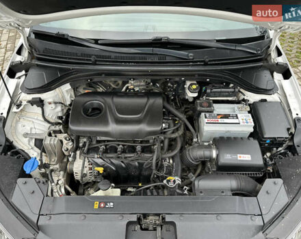 Белый Хендай Элантра, объемом двигателя 1.59 л и пробегом 140 тыс. км за 14500 $, фото 19 на Automoto.ua