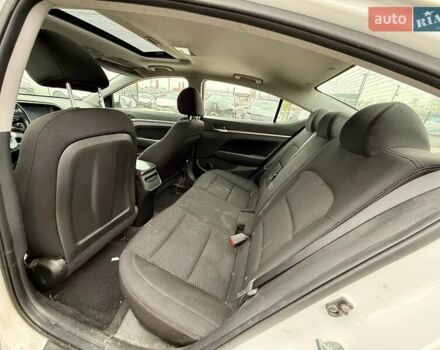 Белый Хендай Элантра, объемом двигателя 2 л и пробегом 164 тыс. км за 9200 $, фото 14 на Automoto.ua