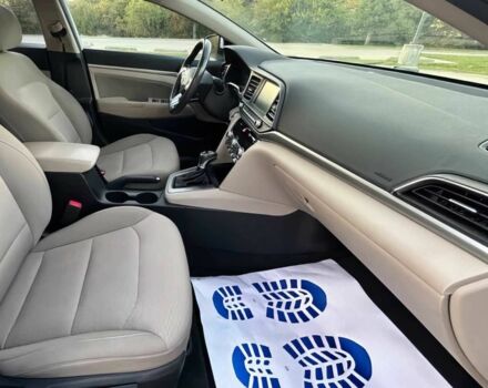 Белый Хендай Элантра, объемом двигателя 2 л и пробегом 38 тыс. км за 1700 $, фото 7 на Automoto.ua