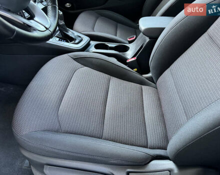 Білий Хендай Елантра, об'ємом двигуна 1.59 л та пробігом 270 тис. км за 12500 $, фото 15 на Automoto.ua