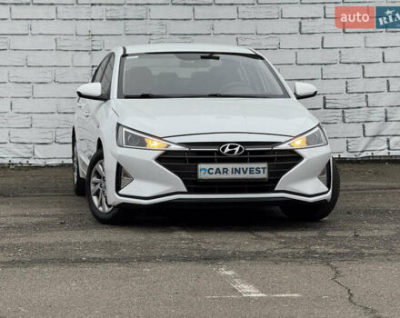 Белый Хендай Элантра, объемом двигателя 1.59 л и пробегом 247 тыс. км за 12500 $, фото 2 на Automoto.ua