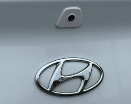 Белый Хендай Элантра, объемом двигателя 1.6 л и пробегом 247 тыс. км за 12500 $, фото 6 на Automoto.ua