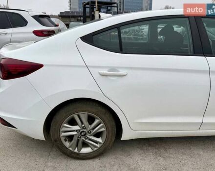 Белый Хендай Элантра, объемом двигателя 2 л и пробегом 164 тыс. км за 9200 $, фото 9 на Automoto.ua