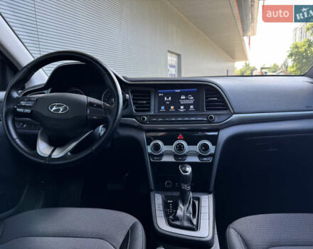 Білий Хендай Елантра, об'ємом двигуна 1.59 л та пробігом 270 тис. км за 12500 $, фото 27 на Automoto.ua