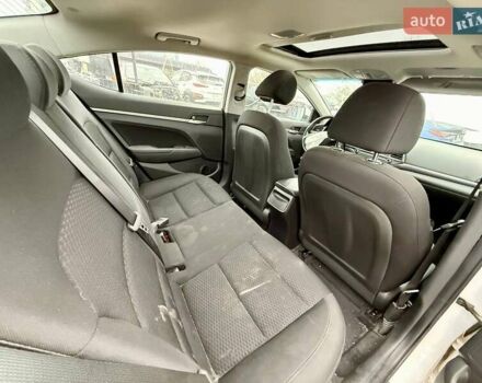 Белый Хендай Элантра, объемом двигателя 2 л и пробегом 164 тыс. км за 9200 $, фото 15 на Automoto.ua