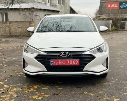 Белый Хендай Элантра, объемом двигателя 2 л и пробегом 96 тыс. км за 13800 $, фото 1 на Automoto.ua