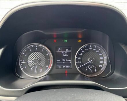 Белый Хендай Элантра, объемом двигателя 1.6 л и пробегом 247 тыс. км за 12500 $, фото 11 на Automoto.ua