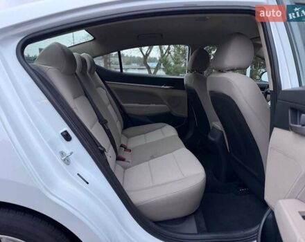 Білий Хендай Елантра, об'ємом двигуна 2 л та пробігом 84 тис. км за 13600 $, фото 29 на Automoto.ua