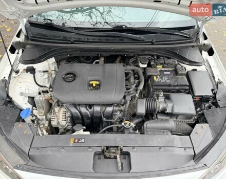 Белый Хендай Элантра, объемом двигателя 2 л и пробегом 96 тыс. км за 13800 $, фото 10 на Automoto.ua