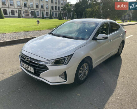 Белый Хендай Элантра, объемом двигателя 2 л и пробегом 150 тыс. км за 15000 $, фото 6 на Automoto.ua