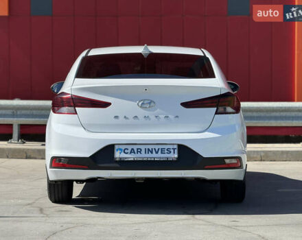 Білий Хендай Елантра, об'ємом двигуна 1.59 л та пробігом 270 тис. км за 12500 $, фото 8 на Automoto.ua