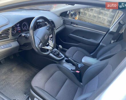 Белый Хендай Элантра, объемом двигателя 1.59 л и пробегом 132 тыс. км за 13500 $, фото 8 на Automoto.ua