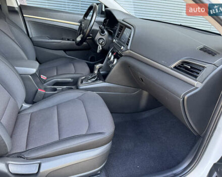 Білий Хендай Елантра, об'ємом двигуна 1.59 л та пробігом 270 тис. км за 12500 $, фото 30 на Automoto.ua