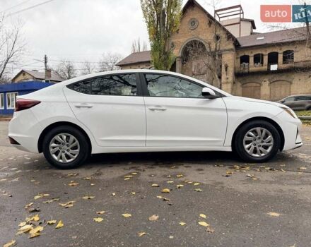 Белый Хендай Элантра, объемом двигателя 2 л и пробегом 96 тыс. км за 13800 $, фото 7 на Automoto.ua