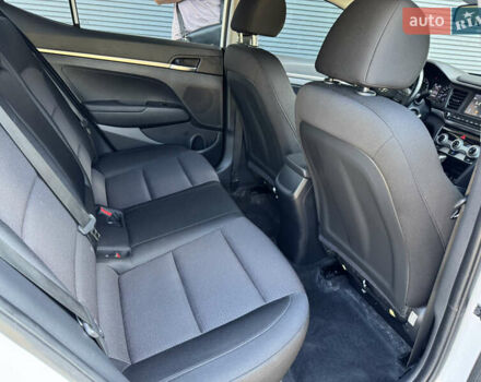 Білий Хендай Елантра, об'ємом двигуна 1.59 л та пробігом 270 тис. км за 12500 $, фото 28 на Automoto.ua