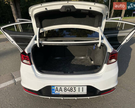 Белый Хендай Элантра, объемом двигателя 2 л и пробегом 150 тыс. км за 15000 $, фото 17 на Automoto.ua