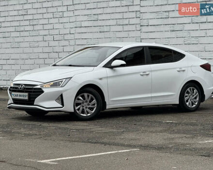 Белый Хендай Элантра, объемом двигателя 1.59 л и пробегом 247 тыс. км за 12500 $, фото 7 на Automoto.ua