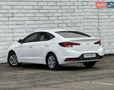 Белый Хендай Элантра, объемом двигателя 1.59 л и пробегом 247 тыс. км за 12500 $, фото 9 на Automoto.ua