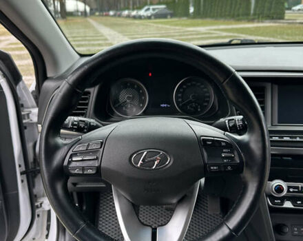 Белый Хендай Элантра, объемом двигателя 1.59 л и пробегом 140 тыс. км за 14500 $, фото 12 на Automoto.ua