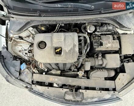 Белый Хендай Элантра, объемом двигателя 2 л и пробегом 164 тыс. км за 9200 $, фото 13 на Automoto.ua