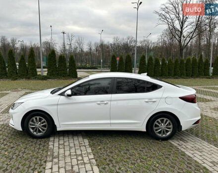 Белый Хендай Элантра, объемом двигателя 1.59 л и пробегом 140 тыс. км за 14500 $, фото 6 на Automoto.ua