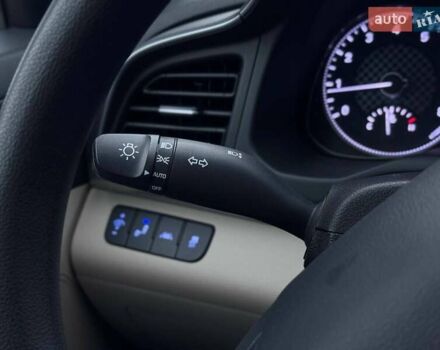 Білий Хендай Елантра, об'ємом двигуна 2 л та пробігом 84 тис. км за 13600 $, фото 28 на Automoto.ua