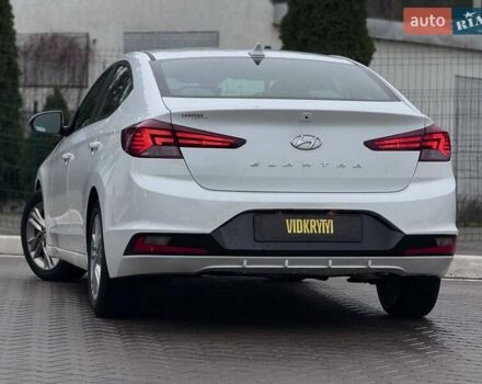 Білий Хендай Елантра, об'ємом двигуна 2 л та пробігом 84 тис. км за 13600 $, фото 10 на Automoto.ua