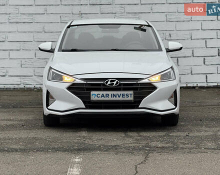 Белый Хендай Элантра, объемом двигателя 1.59 л и пробегом 247 тыс. км за 12500 $, фото 5 на Automoto.ua