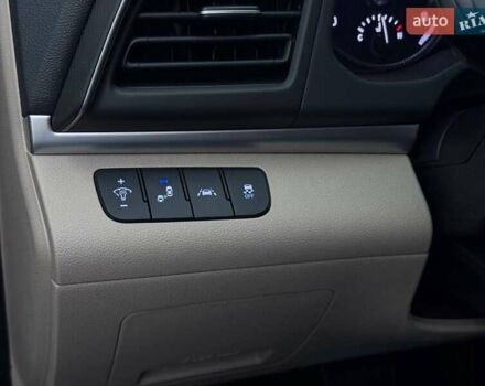 Білий Хендай Елантра, об'ємом двигуна 2 л та пробігом 84 тис. км за 13600 $, фото 25 на Automoto.ua