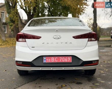 Белый Хендай Элантра, объемом двигателя 2 л и пробегом 96 тыс. км за 13800 $, фото 5 на Automoto.ua