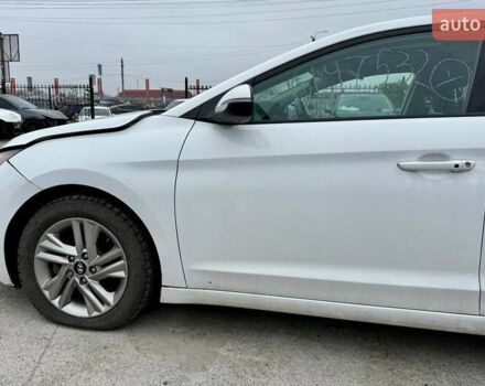 Белый Хендай Элантра, объемом двигателя 2 л и пробегом 164 тыс. км за 9200 $, фото 5 на Automoto.ua