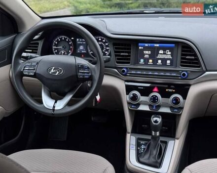 Білий Хендай Елантра, об'ємом двигуна 2 л та пробігом 84 тис. км за 13600 $, фото 16 на Automoto.ua