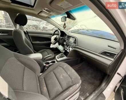 Белый Хендай Элантра, объемом двигателя 2 л и пробегом 164 тыс. км за 9200 $, фото 16 на Automoto.ua