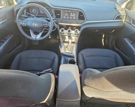 Белый Хендай Элантра, объемом двигателя 2 л и пробегом 70 тыс. км за 1500 $, фото 7 на Automoto.ua