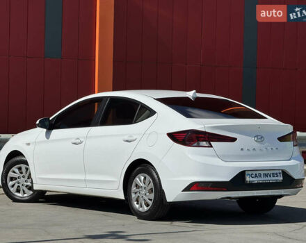 Білий Хендай Елантра, об'ємом двигуна 1.59 л та пробігом 270 тис. км за 12500 $, фото 5 на Automoto.ua