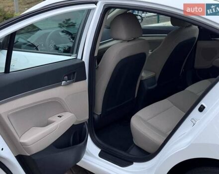 Білий Хендай Елантра, об'ємом двигуна 2 л та пробігом 84 тис. км за 13600 $, фото 23 на Automoto.ua