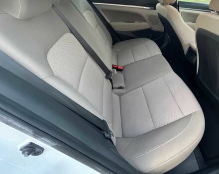 Белый Хендай Элантра, объемом двигателя 2 л и пробегом 38 тыс. км за 1700 $, фото 9 на Automoto.ua