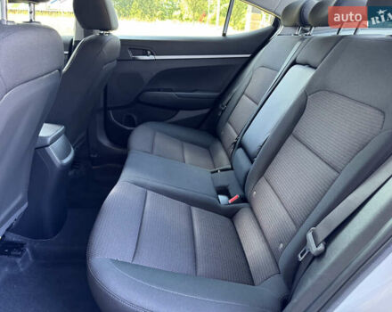 Білий Хендай Елантра, об'ємом двигуна 1.59 л та пробігом 270 тис. км за 12500 $, фото 24 на Automoto.ua