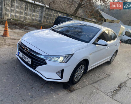 Белый Хендай Элантра, объемом двигателя 1.59 л и пробегом 132 тыс. км за 13500 $, фото 7 на Automoto.ua