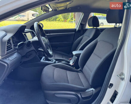 Білий Хендай Елантра, об'ємом двигуна 1.59 л та пробігом 270 тис. км за 12500 $, фото 13 на Automoto.ua