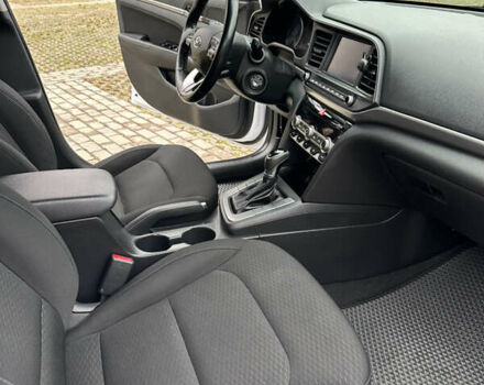 Белый Хендай Элантра, объемом двигателя 1.59 л и пробегом 140 тыс. км за 14500 $, фото 10 на Automoto.ua