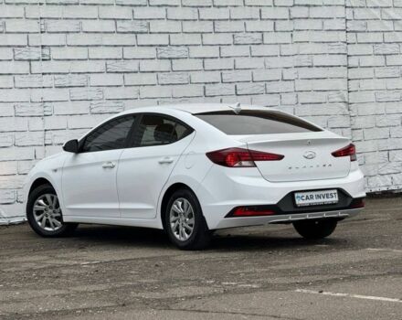 Белый Хендай Элантра, объемом двигателя 1.6 л и пробегом 247 тыс. км за 12500 $, фото 3 на Automoto.ua