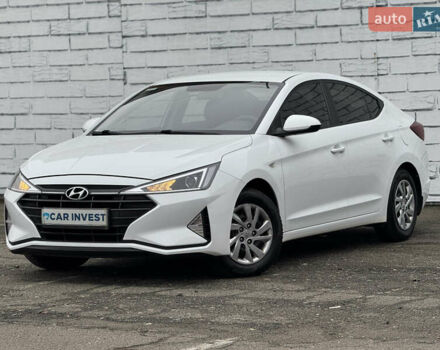 Белый Хендай Элантра, объемом двигателя 1.59 л и пробегом 247 тыс. км за 12500 $, фото 6 на Automoto.ua