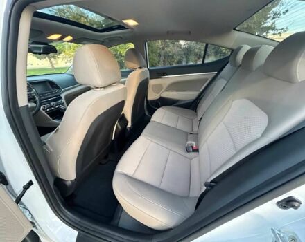 Белый Хендай Элантра, объемом двигателя 2 л и пробегом 38 тыс. км за 1700 $, фото 10 на Automoto.ua