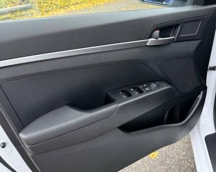 Белый Хендай Элантра, объемом двигателя 2 л и пробегом 96 тыс. км за 13800 $, фото 16 на Automoto.ua