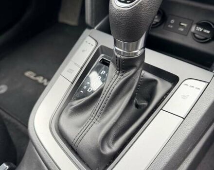 Белый Хендай Элантра, объемом двигателя 2 л и пробегом 96 тыс. км за 13800 $, фото 18 на Automoto.ua