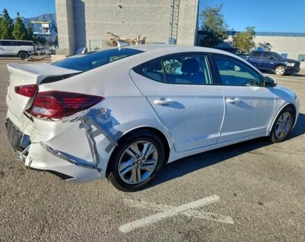 Белый Хендай Элантра, объемом двигателя 2 л и пробегом 70 тыс. км за 1500 $, фото 2 на Automoto.ua